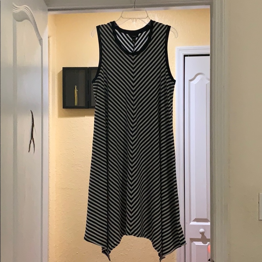Mossimo white and black dress — 2/20